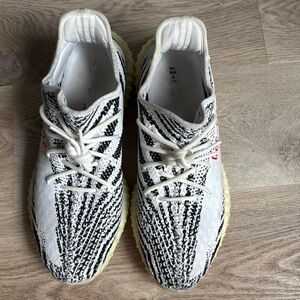 Yeezy Boost 350 V2 Zebra